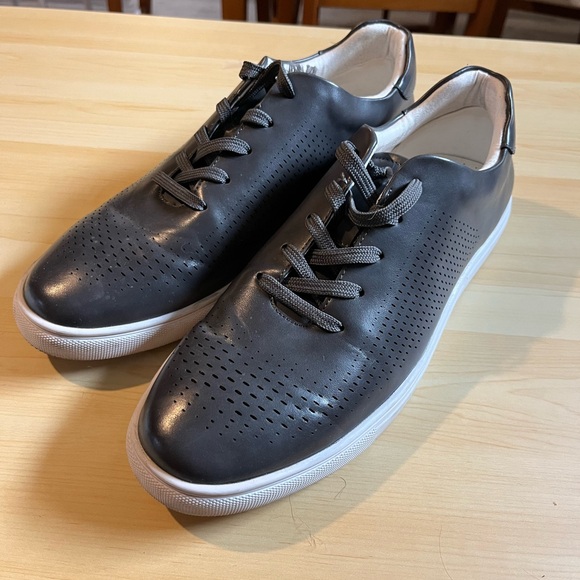 Men's Black Leather Sneakers - Picture 1 of 3